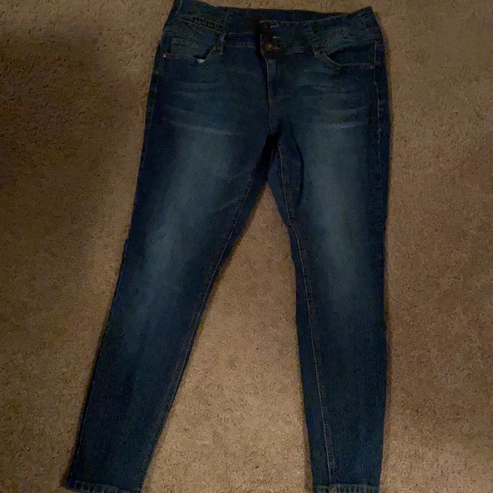 High waisted jeans